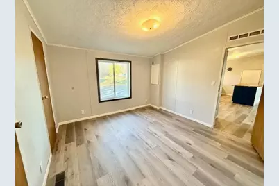 209 Coon Street E, Redwood Falls, MN 56283 - Photo 15