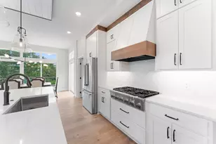 4950 Parkside Cir, Eagan, MN 55123 - Photo 5