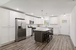 4005 Iris Ct, Rockford, MN 55373 - Photo 3