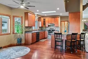 726 N 4th St, La Crescent, MN 55947 - Photo 5