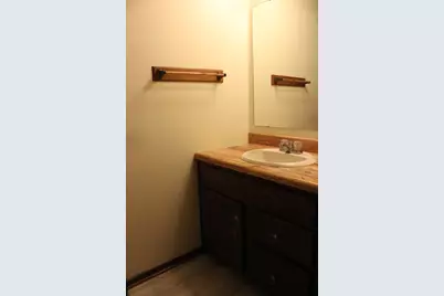 520 Graham Street SW, Hutchinson, MN 55350 - Photo 19