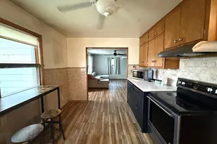 409 W 3rd St, Madison, MN 56256 - Photo 11