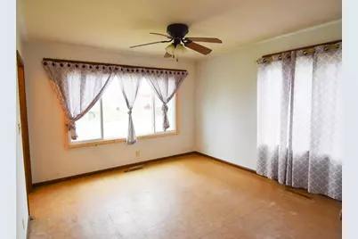 1523 1st Street E, Thief River Falls, MN 56701 - Photo 7