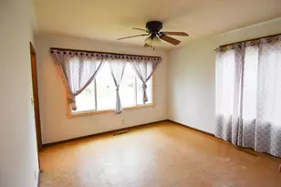 1523 1st St E, Thief River Falls, MN 56701 - Photo 7