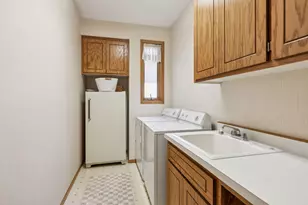 7810 W 95th St, Bloomington, MN 55438 - Photo 39