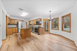 9130 Hidden Meadow Rd, Woodbury, MN 55125 - Photo 21