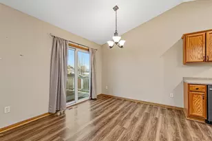 329 Crystal Cir, Mankato, MN 56001 - Photo 7