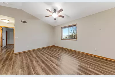 329 Crystal Circle, Mankato, MN 56001 - Photo 5