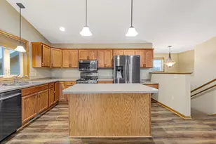 329 Crystal Cir, Mankato, MN 56001 - Photo 11