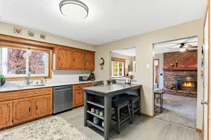 609 Chicago Dr, Burnsville, MN 55306 - Photo 17