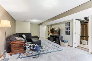 609 Chicago Dr, Burnsville, MN 55306 - Photo 33