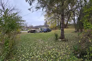 S3575 Co Rd P, Fountain City, WI 54629 - Photo 5