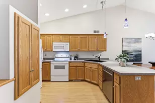 6918 42nd Ave N, Crystal, MN 55427 - Photo 5