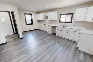 203 Trott Ave SE, Willmar, MN 56201 - Photo 3