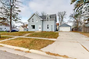 203 Trott Ave SE, Willmar, MN 56201 - Photo 37