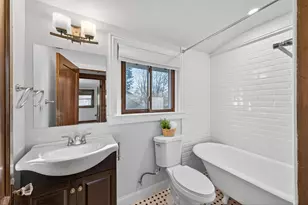 1010 W 33rd St, Minneapolis, MN 55408 - Photo 29