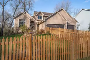 7087 Wellington Ln N, Maple Grove, MN 55369 - Photo 3