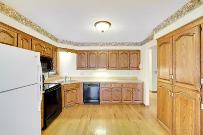 2492 Beam Avenue E, North Saint Paul, MN 55109 - Photo 13