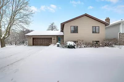 2492 Beam Avenue E, North Saint Paul, MN 55109 - Photo 1