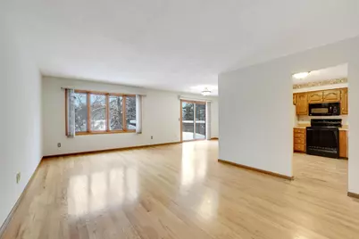 2492 Beam Avenue E, North Saint Paul, MN 55109 - Photo 11