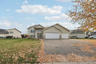 11763 N Meadow Curve, Lindstrom, MN 55045 - Photo 3