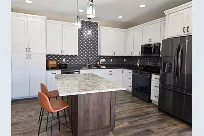 250 Rodeo Road, Alexandria, MN 56308 - Photo 3