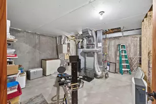 2021 Goodview Ave N, Oakdale, MN 55128 - Photo 27