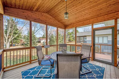 2021 Goodview Avenue N, Oakdale, MN 55128 - Photo 9