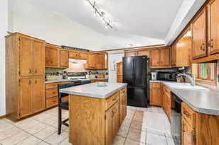 1410 Appaloosa Trail, Eagan, MN 55122 - Photo 15