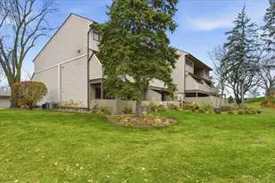 8928 Neill Lake Rd, Eden Prairie, MN 55347 - Photo 29