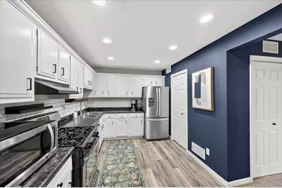 8928 Neill Lake Road #104, Eden Prairie, MN 55347 - Photo 9