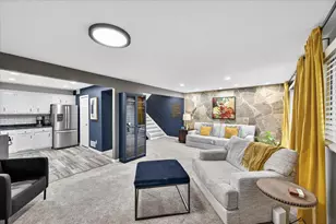 8928 Neill Lake Rd, Eden Prairie, MN 55347 - Photo 7