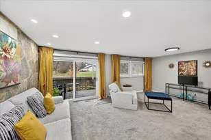 8928 Neill Lake Rd, Eden Prairie, MN 55347 - Photo 3