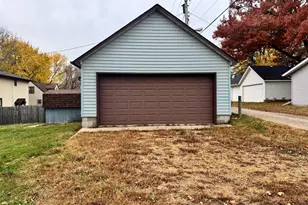 1521 10th St E, Glencoe, MN 55336 - Photo 11