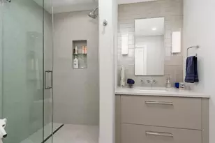 1201 Yale Pl, Minneapolis, MN 55403 - Photo 17