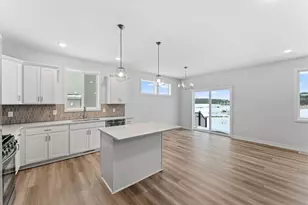 1561 Creekwood Dr, New Richmond, WI 54017 - Photo 25