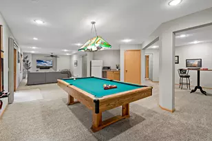 886 Oak Ct, Eagan, MN 55123 - Photo 7