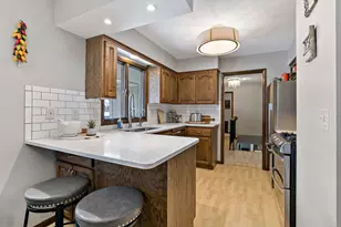 16201 Hillcrest Ln, Eden Prairie, MN 55346 - Photo 9