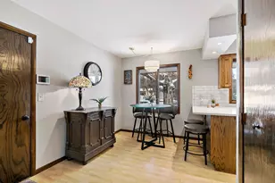 16201 Hillcrest Ln, Eden Prairie, MN 55346 - Photo 11