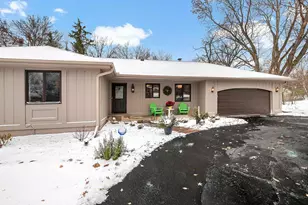 16201 Hillcrest Ln, Eden Prairie, MN 55346 - Photo 15