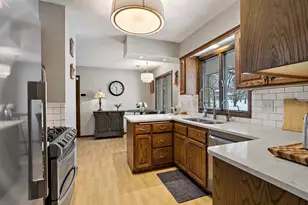 16201 Hillcrest Ln, Eden Prairie, MN 55346 - Photo 25