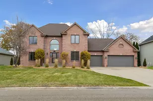 248 Meadowood Ln, Vadnais Heights, MN 55127 - Photo 1