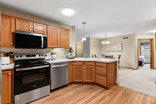 826 Roundhouse St, Shakopee, MN 55379 - Photo 17