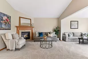 826 Roundhouse St, Shakopee, MN 55379 - Photo 7