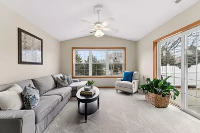 826 Roundhouse Street, Shakopee, MN 55379 - Photo 9