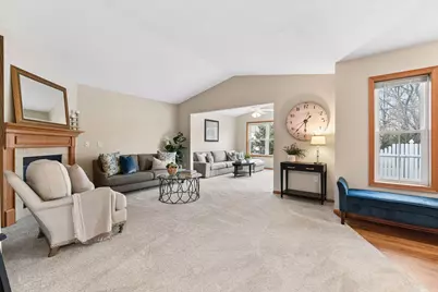 826 Roundhouse Street, Shakopee, MN 55379 - Photo 5