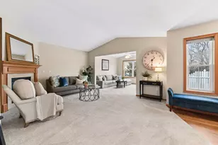 826 Roundhouse St, Shakopee, MN 55379 - Photo 5