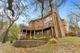 11338 Hawk High Ct, Eden Prairie, MN 55347 - Photo 7