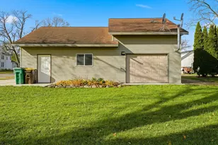 37 5th St SE, Wells, MN 56097 - Photo 19
