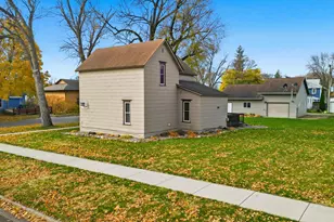 37 5th St SE, Wells, MN 56097 - Photo 25